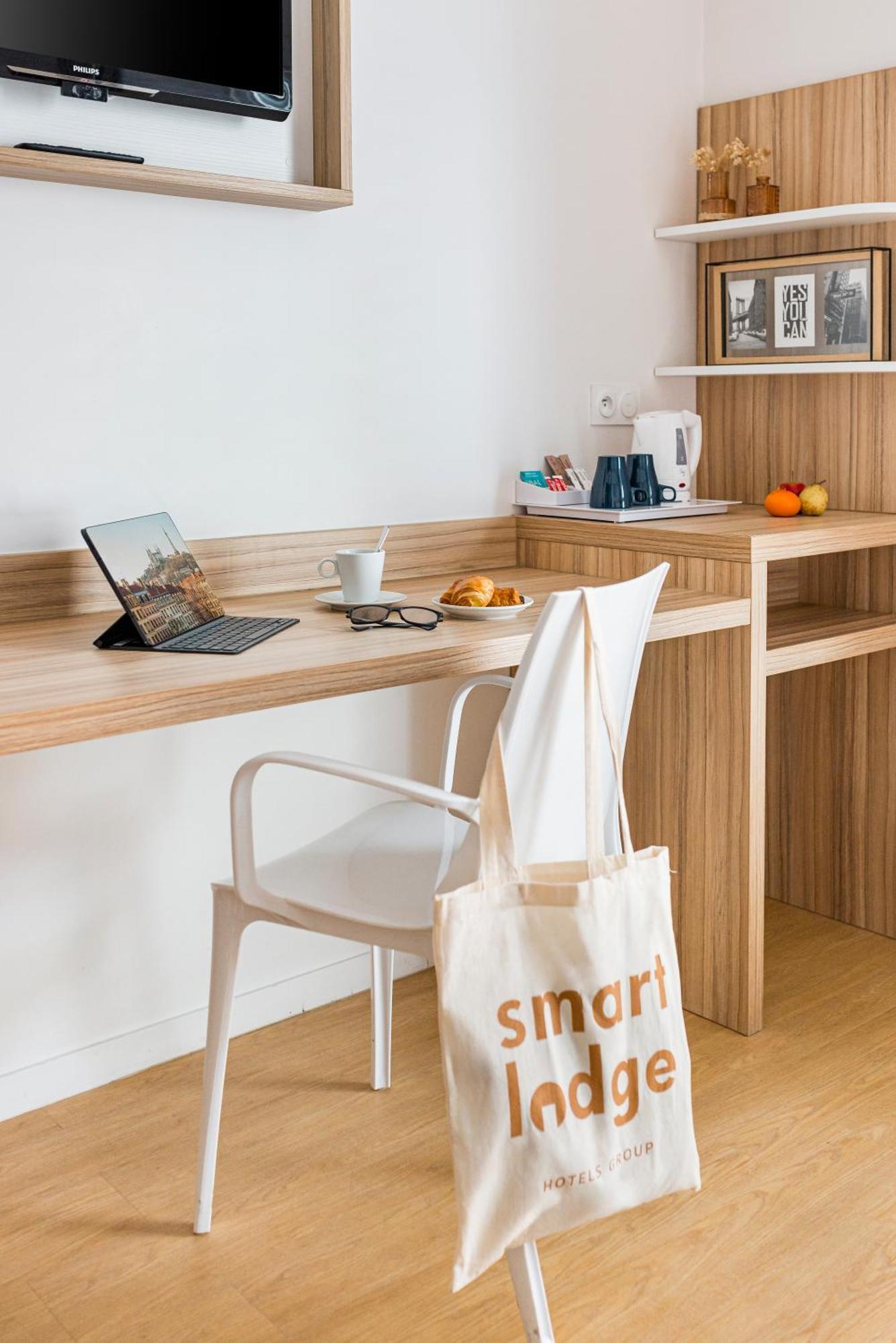 Appart Hotel Q7 Lodge Lyon 7 Bagian luar foto